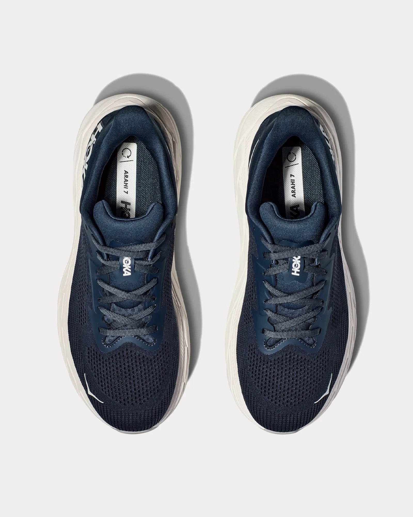 Arahi 7 Outer Space / White Running Shoes